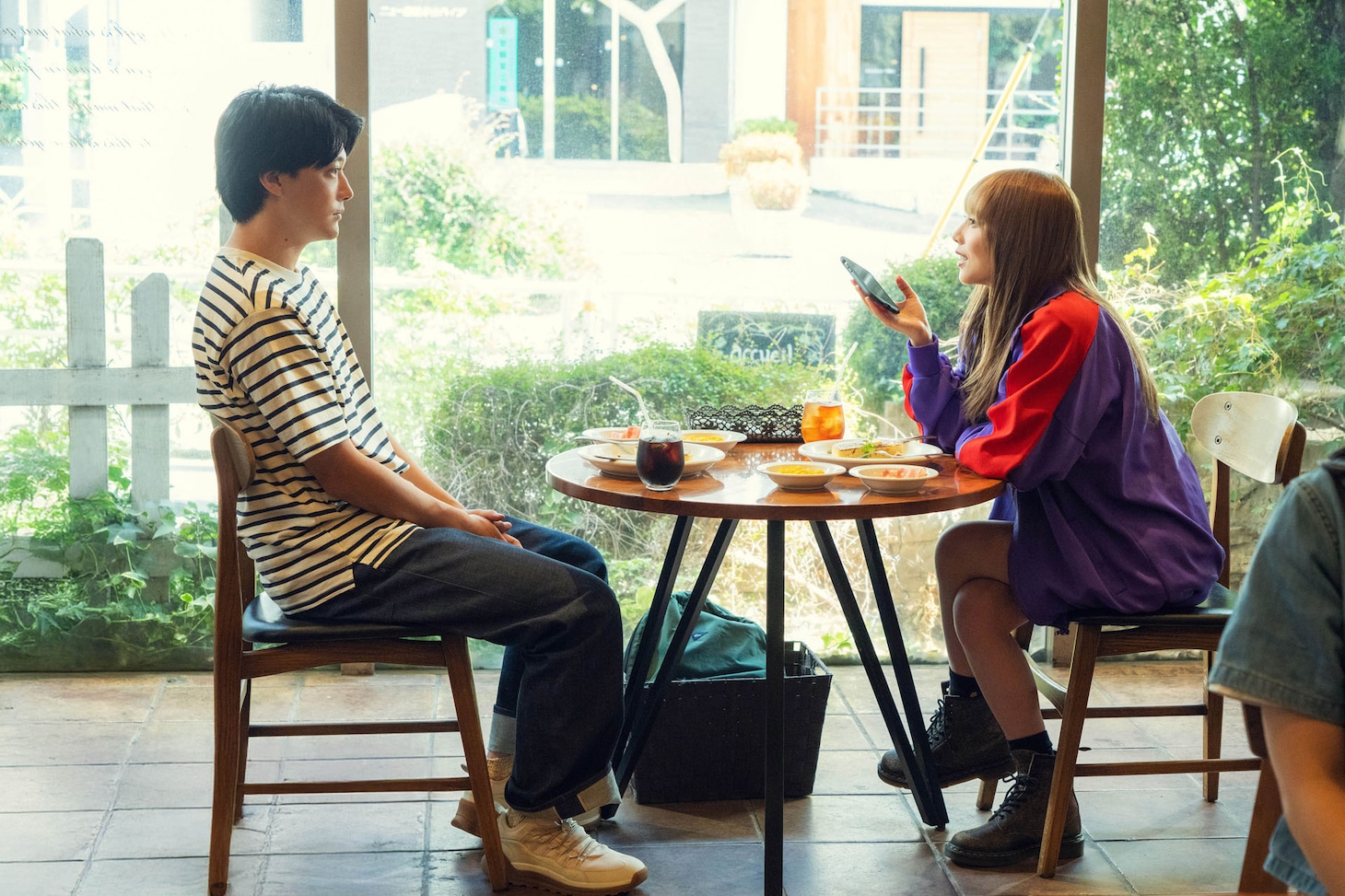 ドラマ「死ぬまでバズってろ!!」第1話場面写真 Ⓒ「死ぬまでバズってろ！！」製作委員会・MBS