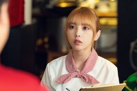 ドラマ「死ぬまでバズってろ!!」第1話場面写真 Ⓒ「死ぬまでバズってろ！！」製作委員会・MBS