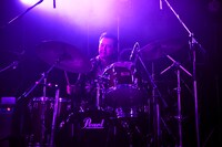 藤田勇（Dr / MO'SOME TONEBENDER）（Photo by HIROHISA NAKANO）