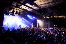 「ART-SCHOOL 25th ANNIVERSARY TOUR 2025『1985』」東京・LIQUIDROOM公演の様子。（Photo by HIROHISA NAKANO）
