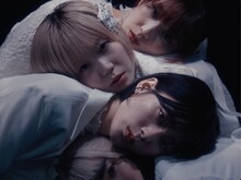 ExWHYZ「DON'T CRY」ミュージックビデオより。