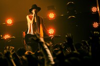 野田洋次郎（Vo, G, Pf）（写真提供：NHK）