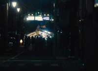 「ヨルシカ LIVE TOUR 2025『盗作 再演』」朗読パートの映像より。