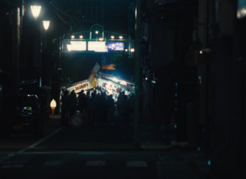 「ヨルシカ LIVE TOUR 2025『盗作 再演』」朗読パートの映像より。