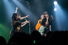 メロン記念日と北原もも（OCHA NORMA）。