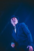 マイケル・クリストファー・コージ・フォックス（Vo）（撮影：西槇太一）