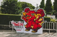 会場外に置かれたパネル。（撮影：西槇太一）