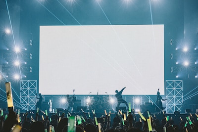 アンコールでの“時間停止”の瞬間。（撮影：西槇太一）