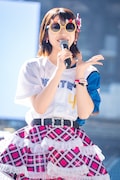 お気に入りの北海道日本ハムファイターズの推し活グッズを紹介する小泉遥香。