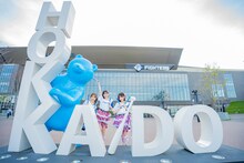 エスコンフィールドHOKKAIDOを訪れた辻野かなみ、坂井仁香、小泉遥香。