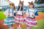 左から辻野かなみ、坂井仁香、小泉遥香。