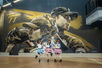 左から辻野かなみ、坂井仁香、小泉遥香。