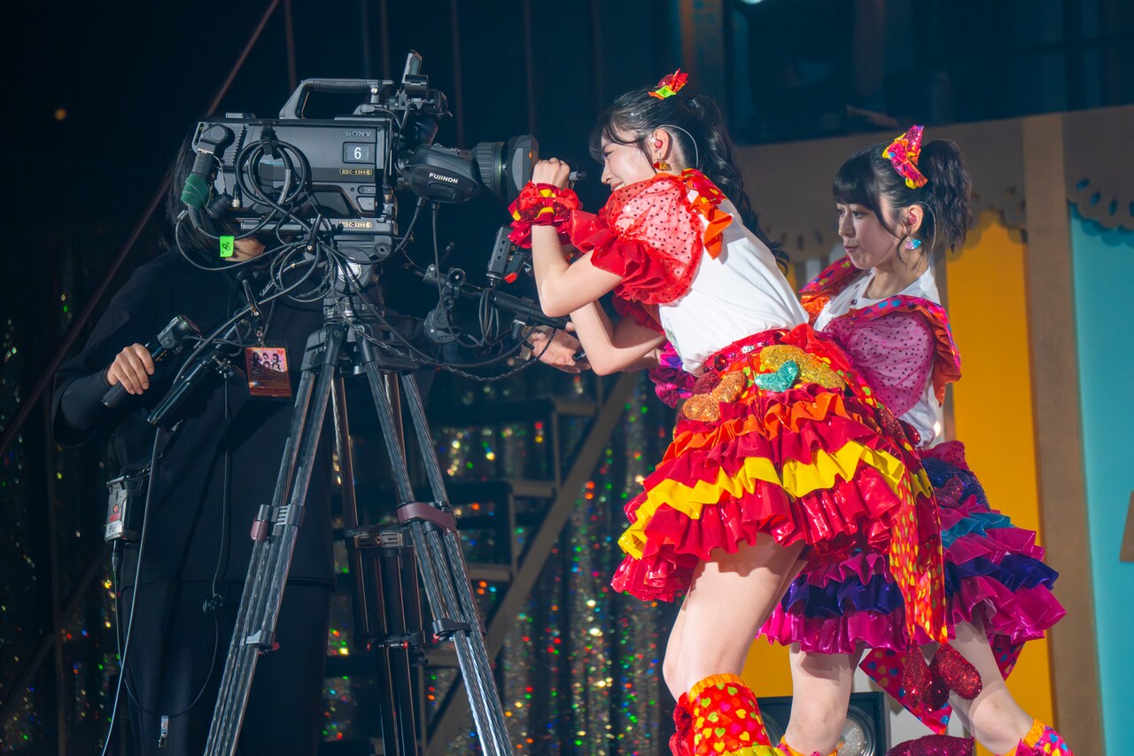 6色の銀テープが舞う大阪城ホール。 [画像ギャラリー 85/100] - 音楽