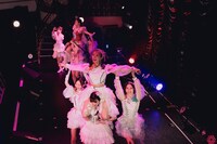 東京女子流とフィロソフィーのダンスによる“東京のダンス”。（撮影：ヨシモリユウナ）