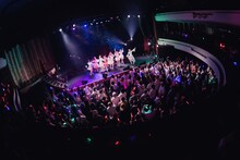 「東京のダンスIV ～東京女子流 × フィロソフィーのダンス～ byライブナタリー」の様子。（撮影：ヨシモリユウナ）