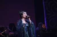 「市川由紀乃リサイタル 2025『新章』」の様子。（撮影：スギゾー）