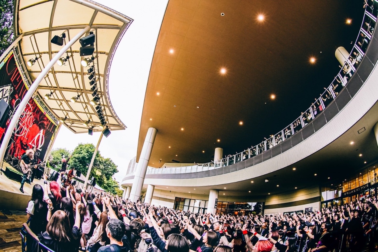 「DIAURA × ΛrlequiΩ 2MAN LIVE - 恵比寿LIQUIDROOM 2days -」よりΛrlequiΩのライブの様子。