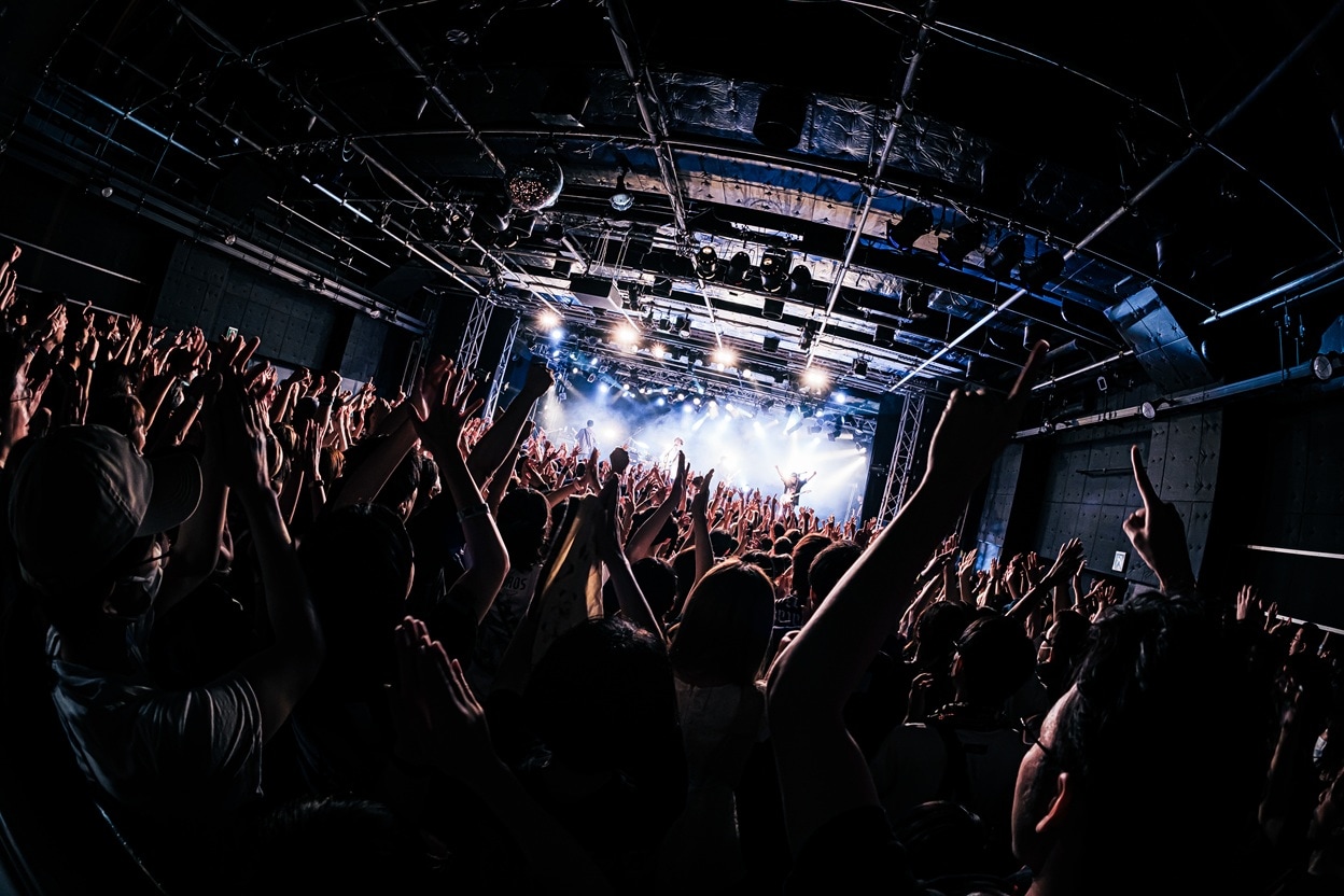 新宿BLAZEでのライブの様子。