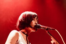 しーな（Vo, G）©キングレコード