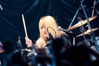 なお（Dr, Cho）©キングレコード