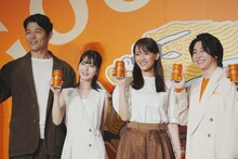 左から鈴木亮平、浜辺美波、綾瀬はるか、大森元貴。