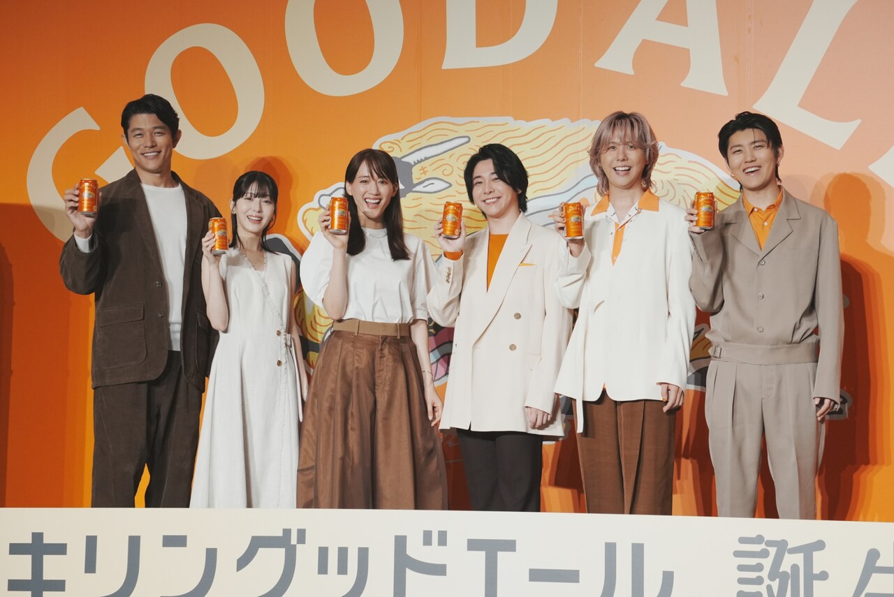 左から鈴木亮平、浜辺美波、綾瀬はるか、Mrs. GREEN APPLE。 [画像