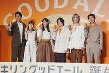 左から鈴木亮平、浜辺美波、綾瀬はるか、Mrs. GREEN APPLE。