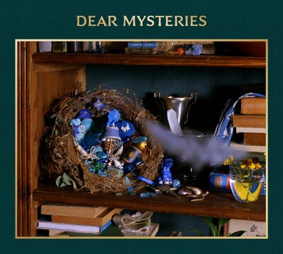 TOMOO「DEAR MYSTERIES」CD＋Blu-ray / CD＋DVDジャケット