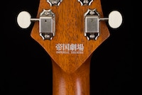 「帝劇オリジナルギター」のヘッド裏部分。
