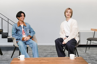 永瀬廉と玉森裕太。(c)テレ東