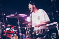 藤原“37才”広明（Dr / SUPER BEAVER）（撮影：山川哲矢）