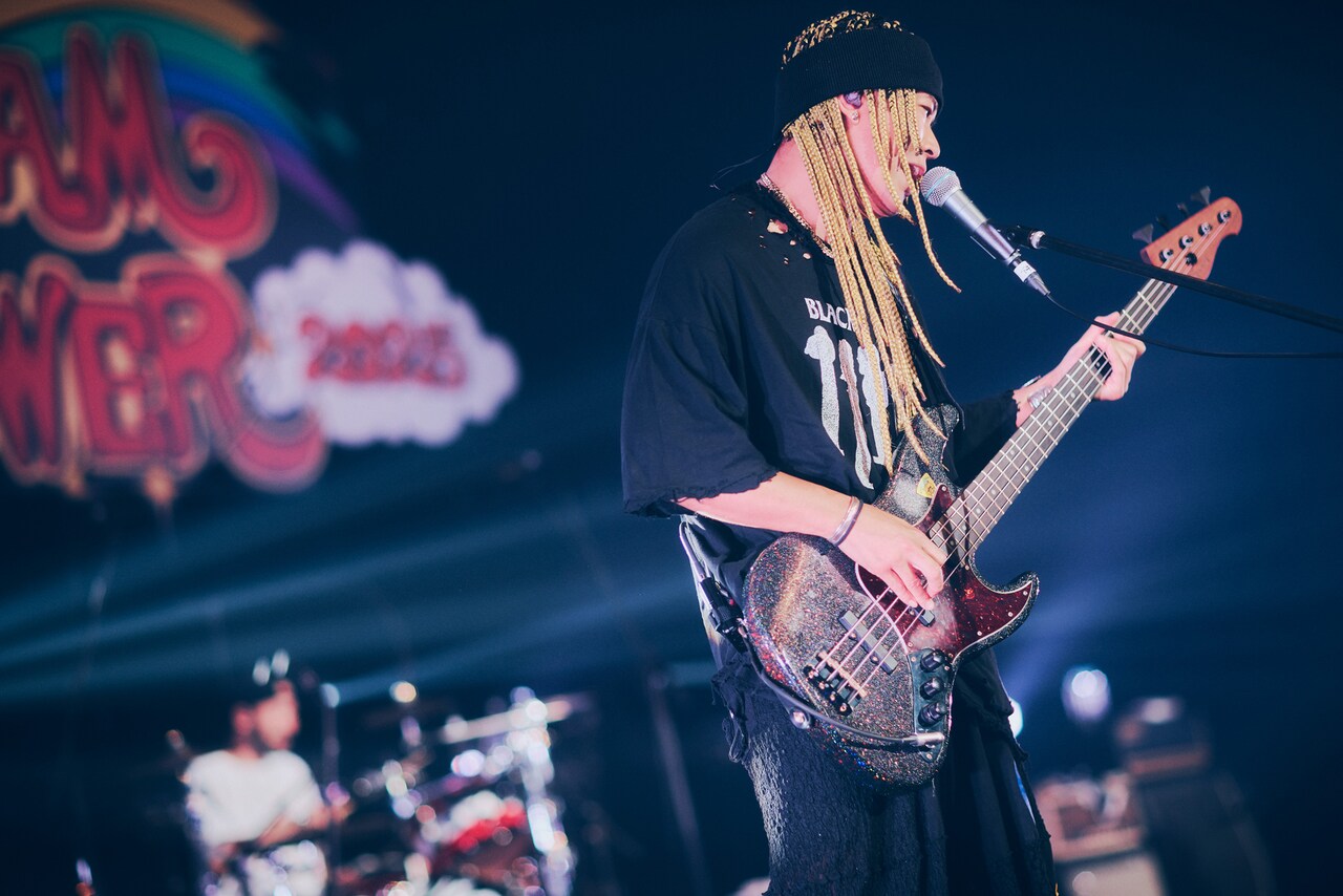 上杉研太（B / SUPER BEAVER）（撮影：山川哲矢） - Czecho No