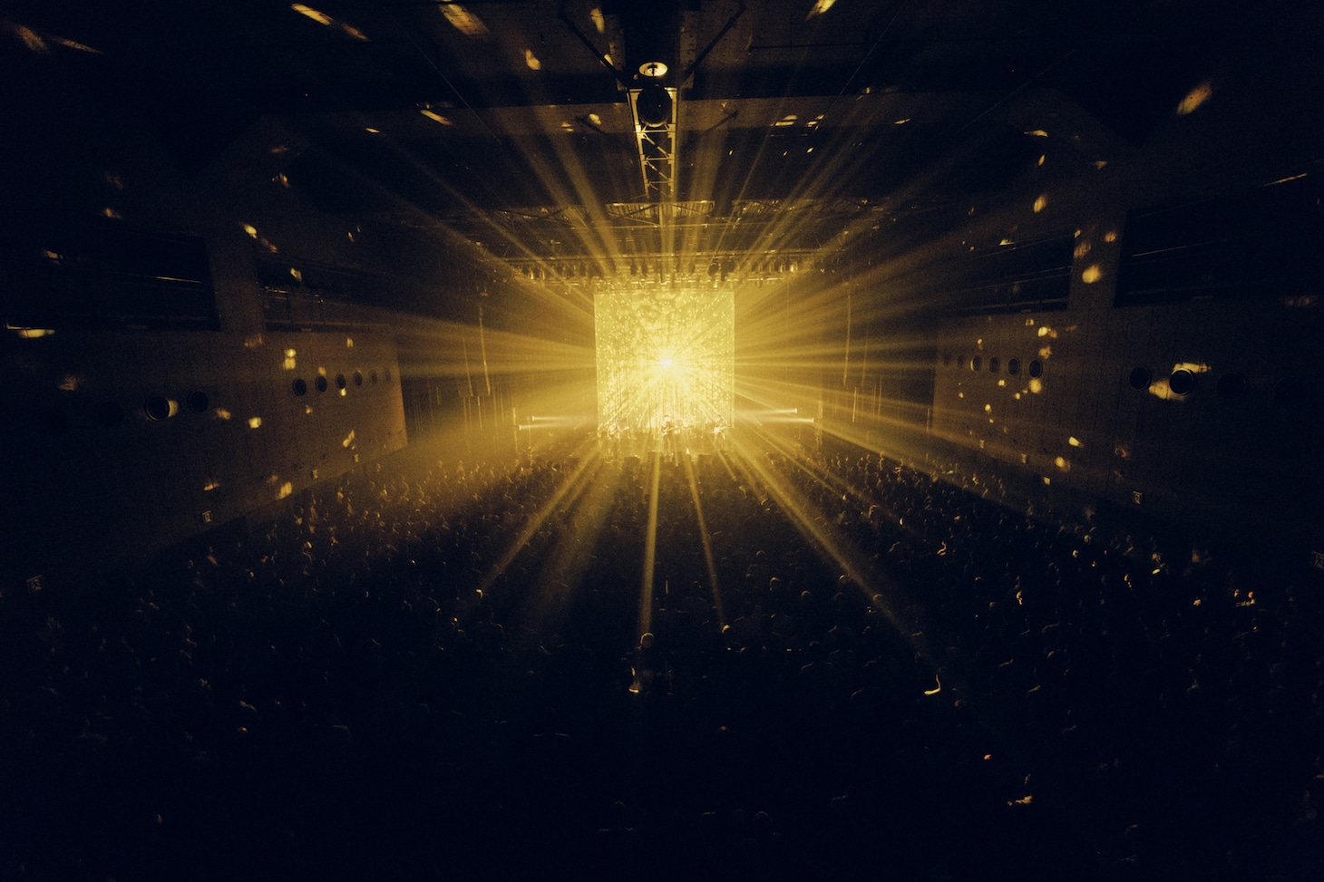「MONO NO AWARE ONEMAN TOUR 2025」の様子。（撮影：マスダレンゾ）