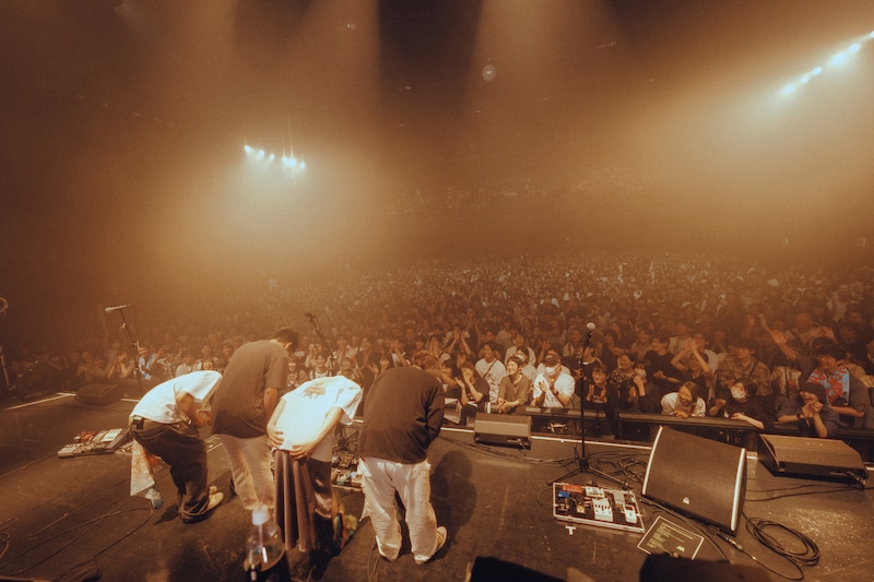 「MONO NO AWARE ONEMAN TOUR 2025」の様子。（撮影：マスダレンゾ）
