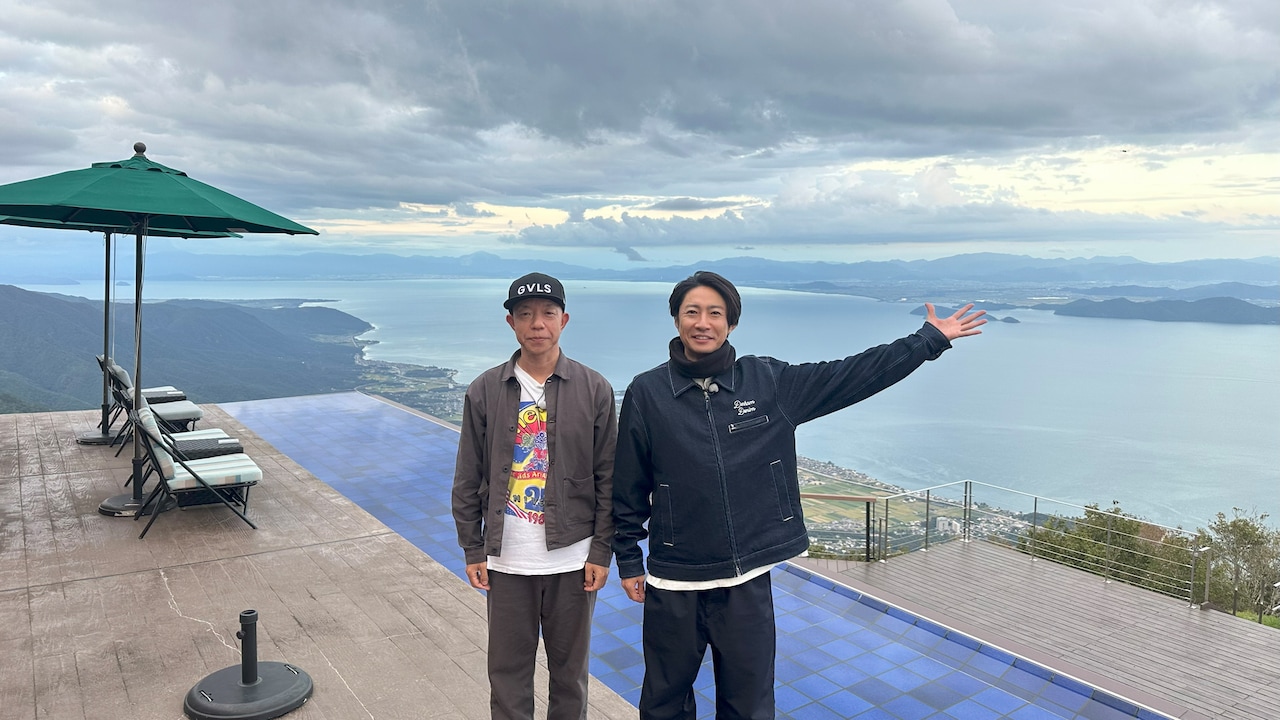 左から小峠英二、相葉雅紀。