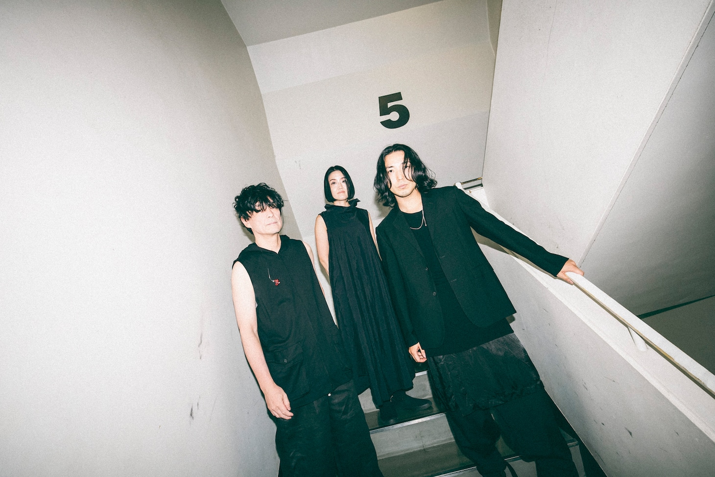 「THE SPELLBOUND Presents BOOM BOOM SATELLITES Special Set !!Spiritualized!!」バックステージの様子。（撮影：タカギユウスケ）