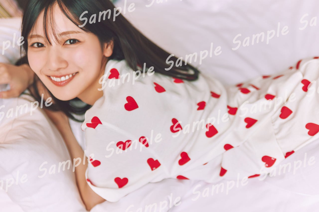 河田陽菜（日向坂46）2nd写真集「テイクオフ」紀伊國屋書店購入者特典ポストカードデザイン（Photo by SAKAI DE JUN）