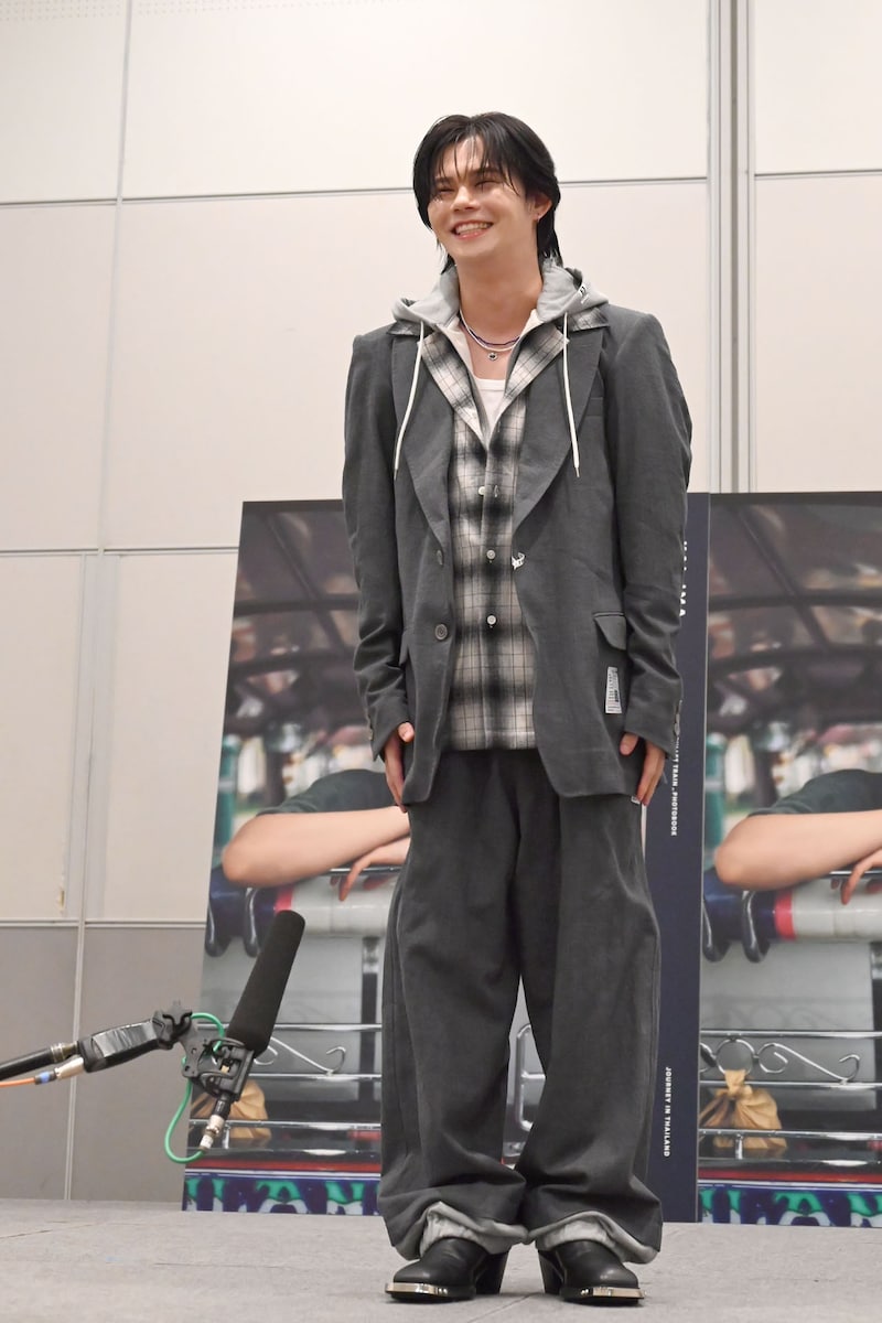 照れるカイ(超特急)。