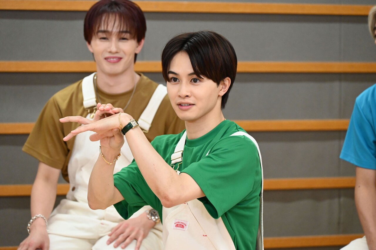 タクヤ（手前） - 超特急「トレタリ」カイに襲いかかる“悲劇”に