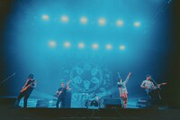 「ROCK-O-RAMA-THE END」よりClosure In Moscowのライブの様子。（撮影：西槇太一）