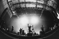 「ROCK-O-RAMA-THE END」よりClosure In Moscowのライブの様子。（撮影：西槇太一）