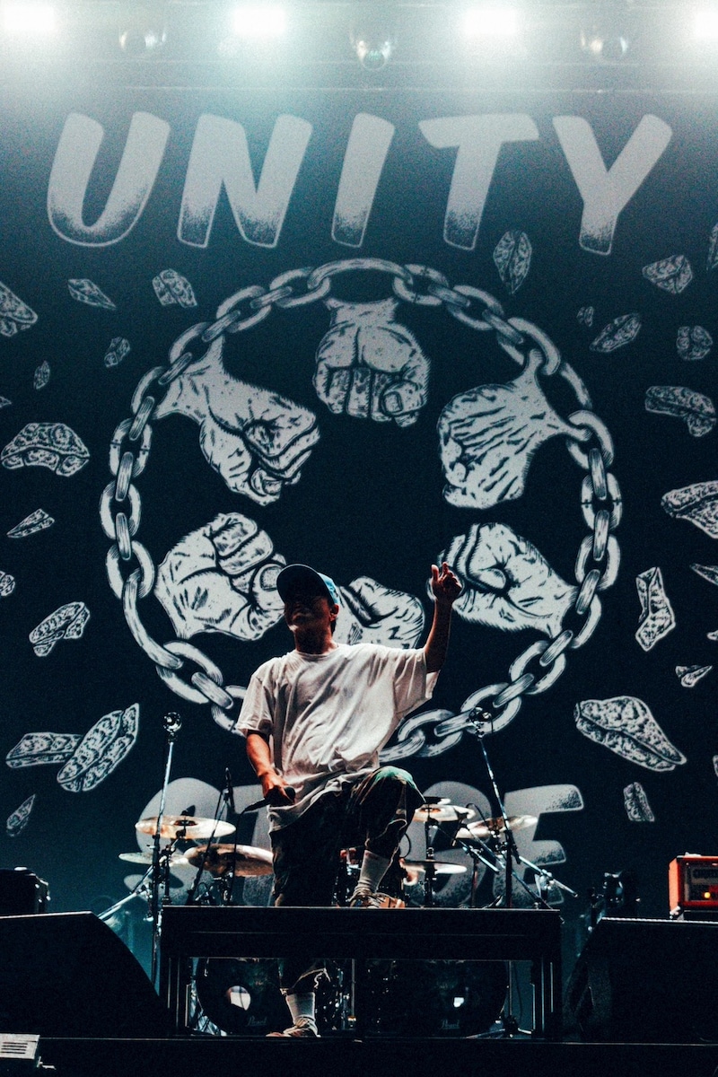 「ROCK-O-RAMA-THE END」よりHiro（Vo / FACT）。（Photo by Taka"nekoze photo"）