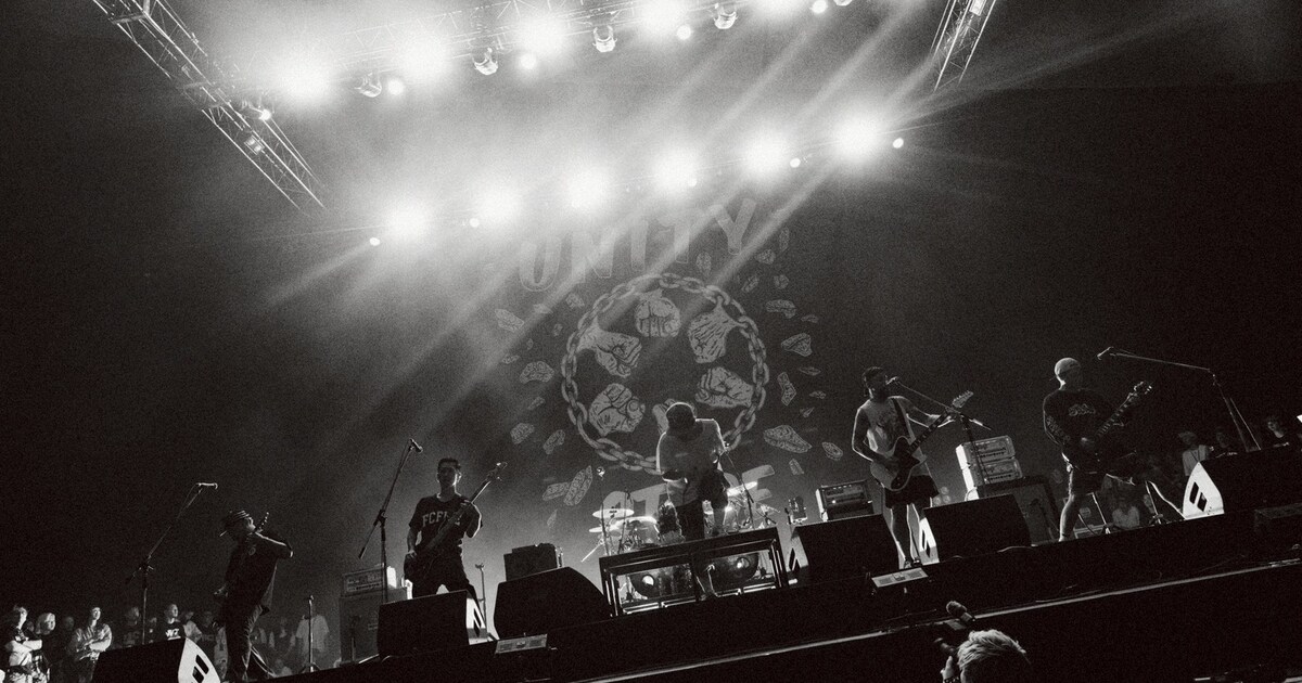 FACTが盟友たちと飾った己の有終、幕張を熱狂させた「ROCK-O-RAMA-THE 