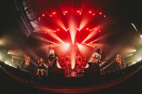 「ROCK-O-RAMA-THE END」よりHEY-SMITHのライブの様子。（撮影：西槇太一）