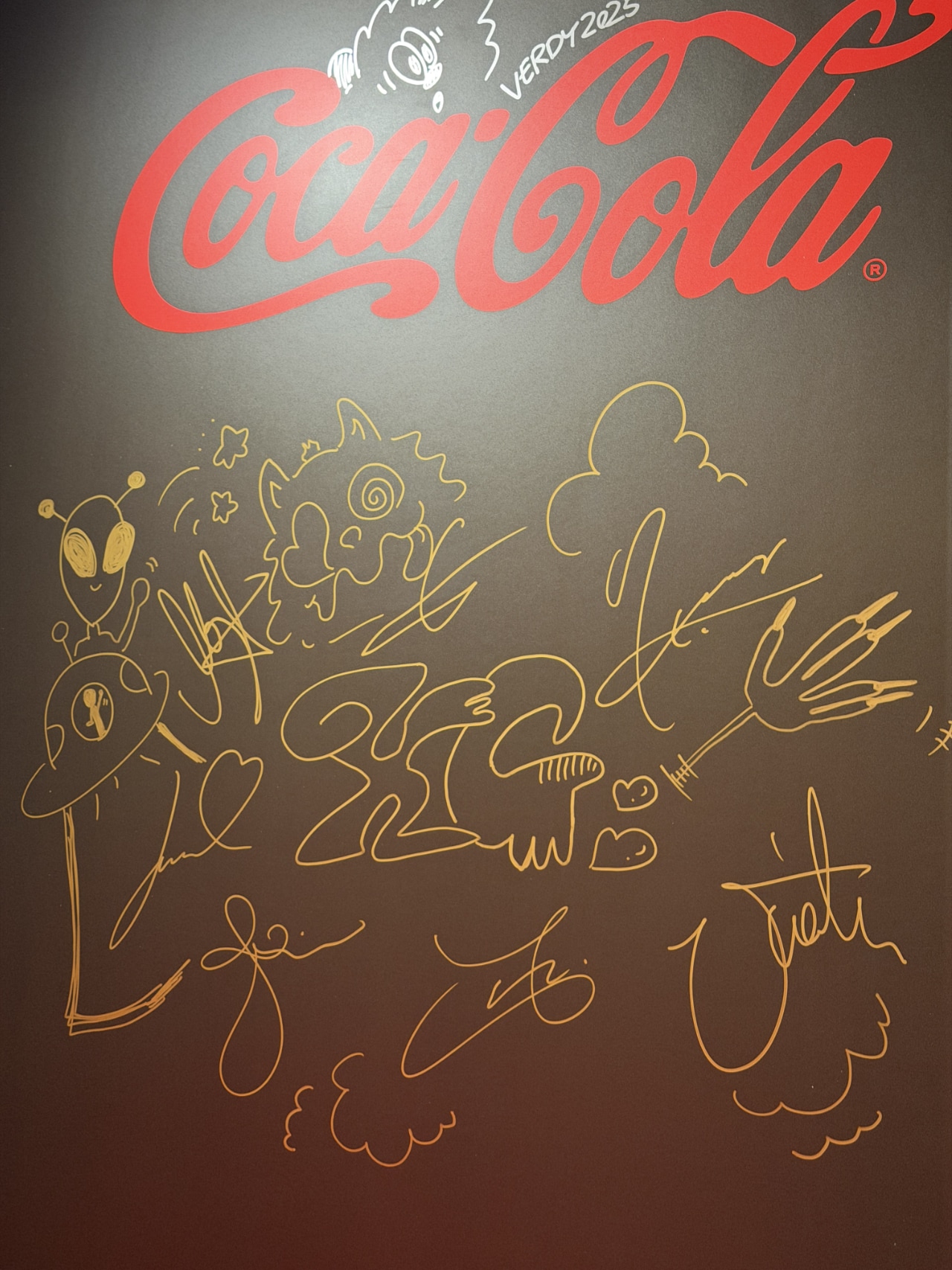 最終早いもの勝ちです❗️Coca-Cola ✨️飛行機✨️ ミュージカルバンク XG ©Coca-Cola X Fes 2025 - XG、Creepy Nuts、&TEAM、anoら来場者