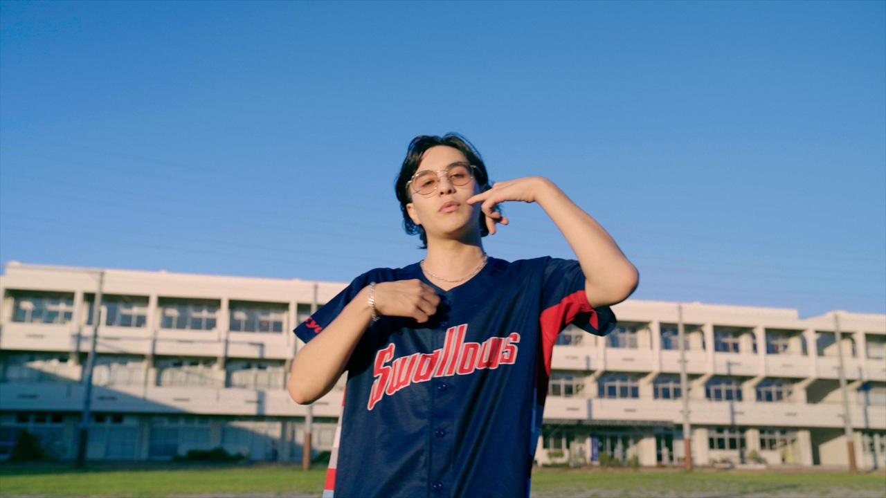 DANNY JIN「俺はセカンド」ミュージックビデオより。