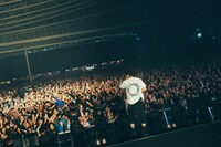 「ROCK-O-RAMA-THE END」よりNOISEMAKERのライブの様子。（Photo by Taka"nekoze photo"）