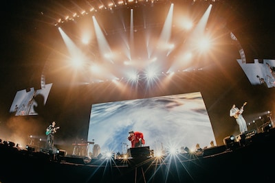 TENBLANKのパフォーマンスの様子。