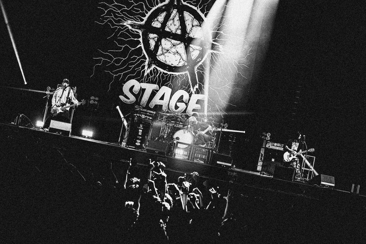 ROCK-O-RAMA-THE END」よりThe BONEZのライブの様子。（撮影：西