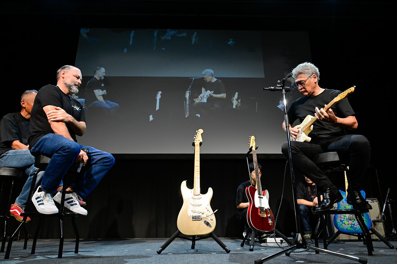 吉川晃司とFenderのマスタービルダーであるポール・ウォーラーによる